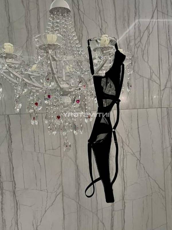 проститутка Ханна  и  Хлоя 3