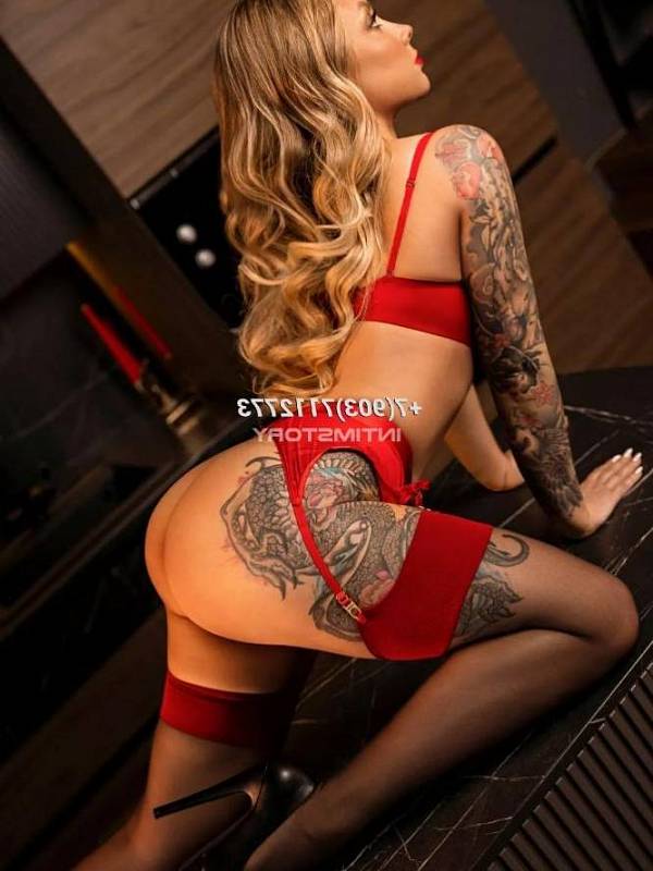 проститутка Кристинасекретарь без трусиков 2